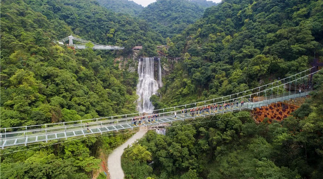 清遠(yuǎn)古龍峽玻璃橋 (6)