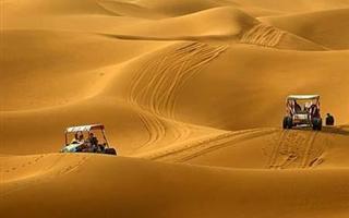 庫(kù)木塔格沙漠1