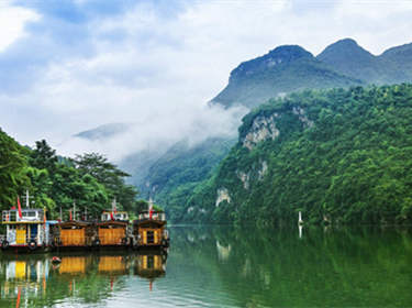 連州地下河、湟川三峽、龍油嶺瑤寨、瑤寨篝火晚會(huì)兩天