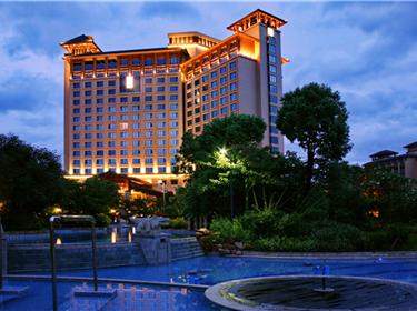 潮州古城、鹿湖溫泉純玩2天